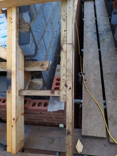 Timber roof truss