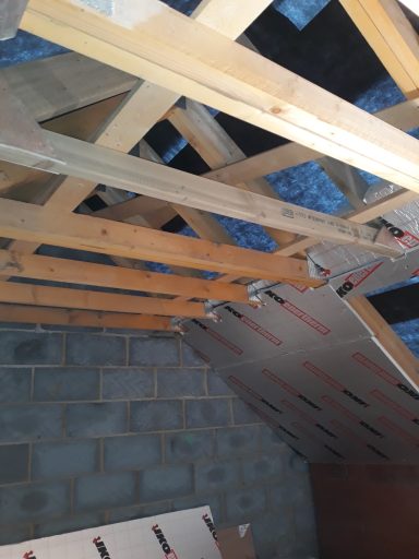 Timber roof truss